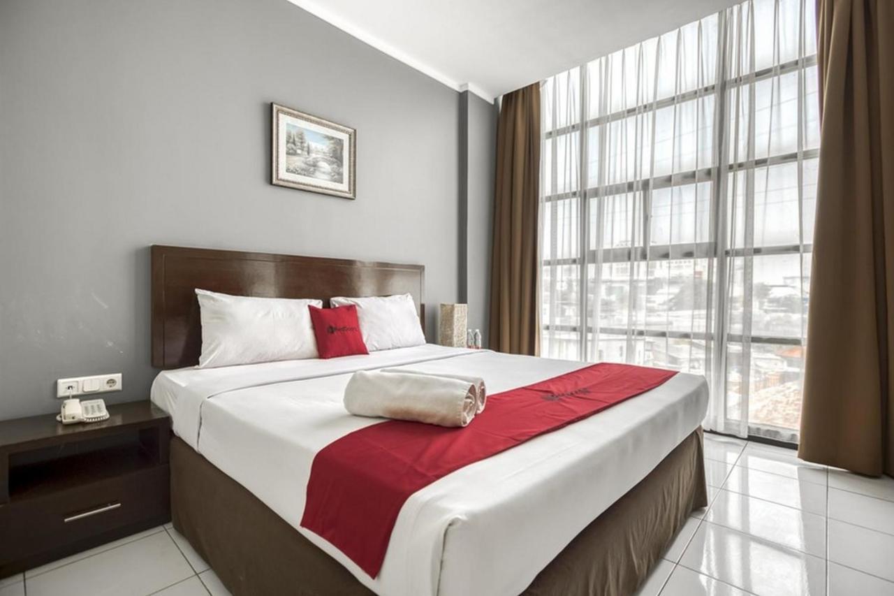 Reddoorz Plus @ Tanah Abang Hotell Jakarta Exteriör bild